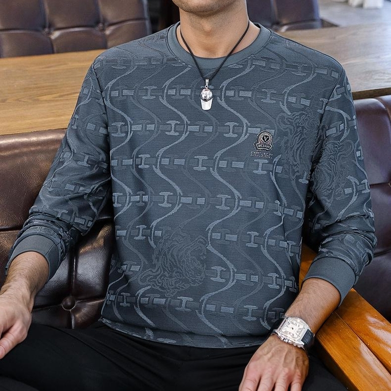 Shimmering jacquard textured base layer