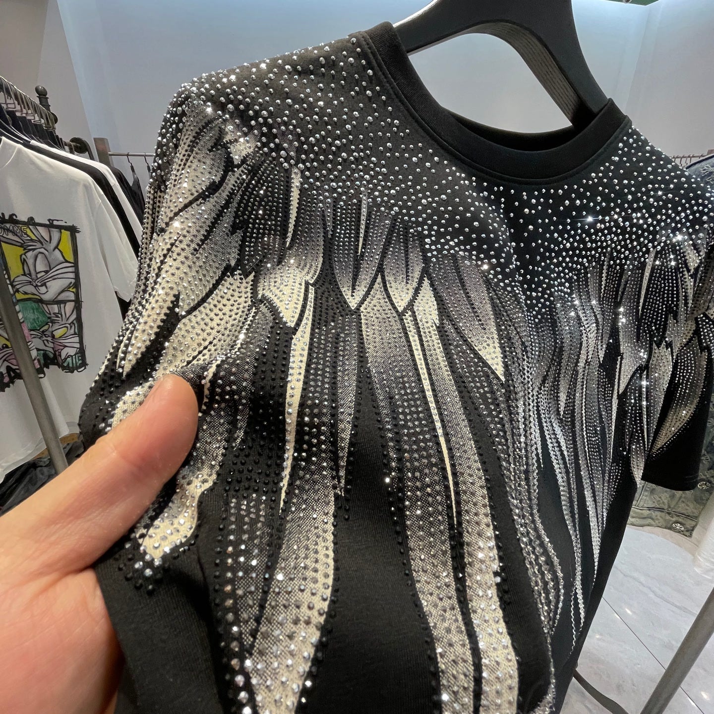 Feather print rhinestone T-shirt