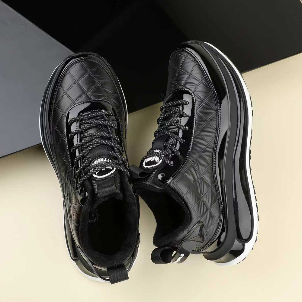 Warm and soft athletic shoes