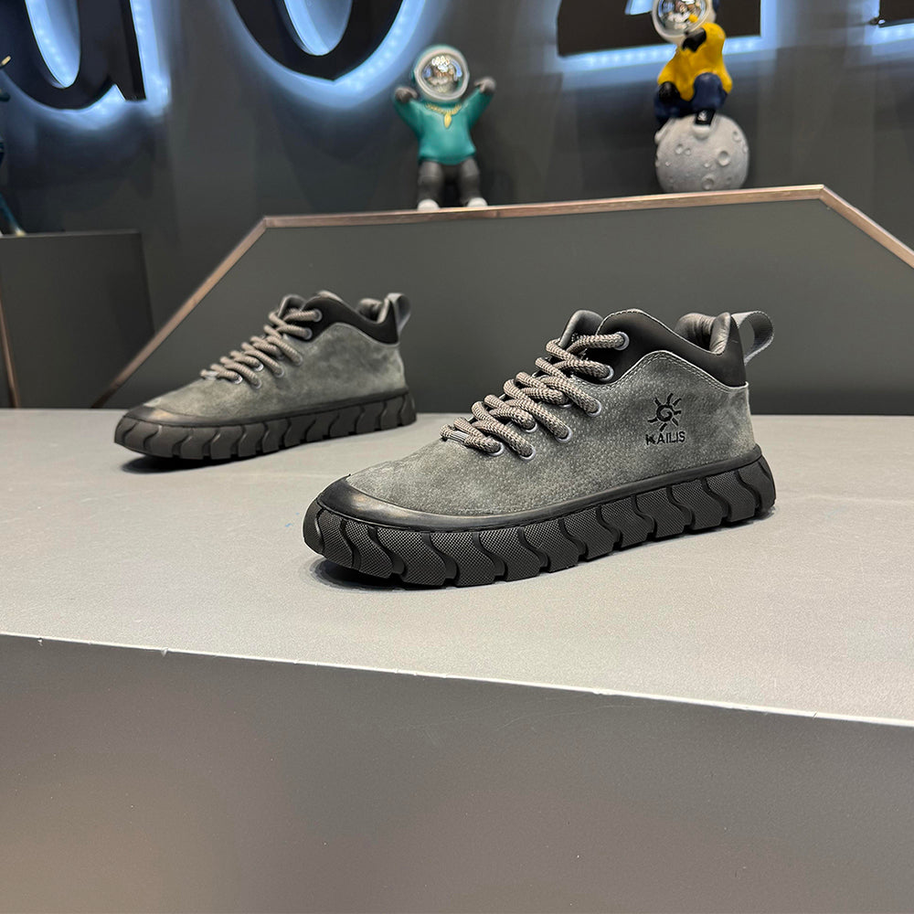 Simple trendy and versatile street shoes