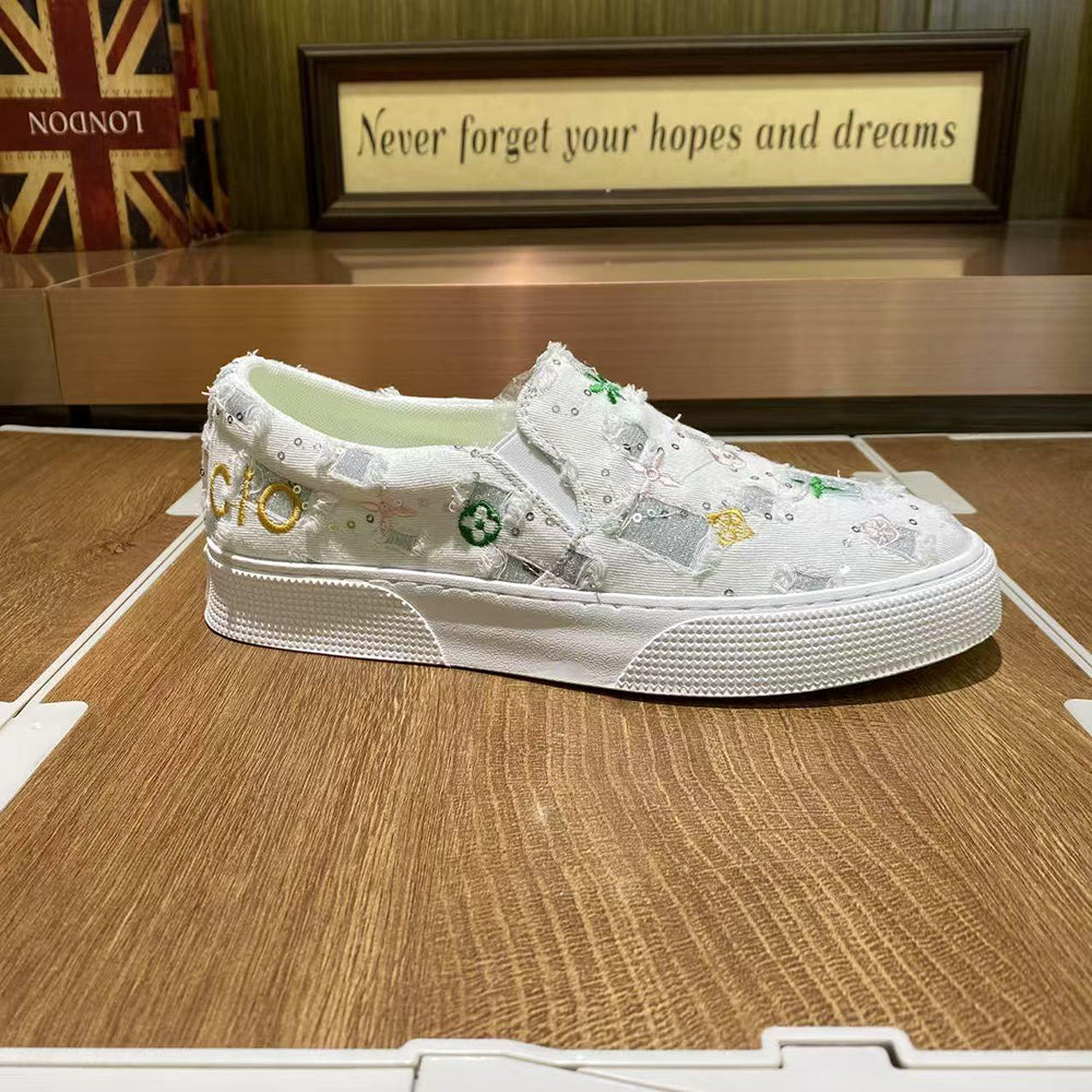 Embroidered sequined distressed canvas casual shoes