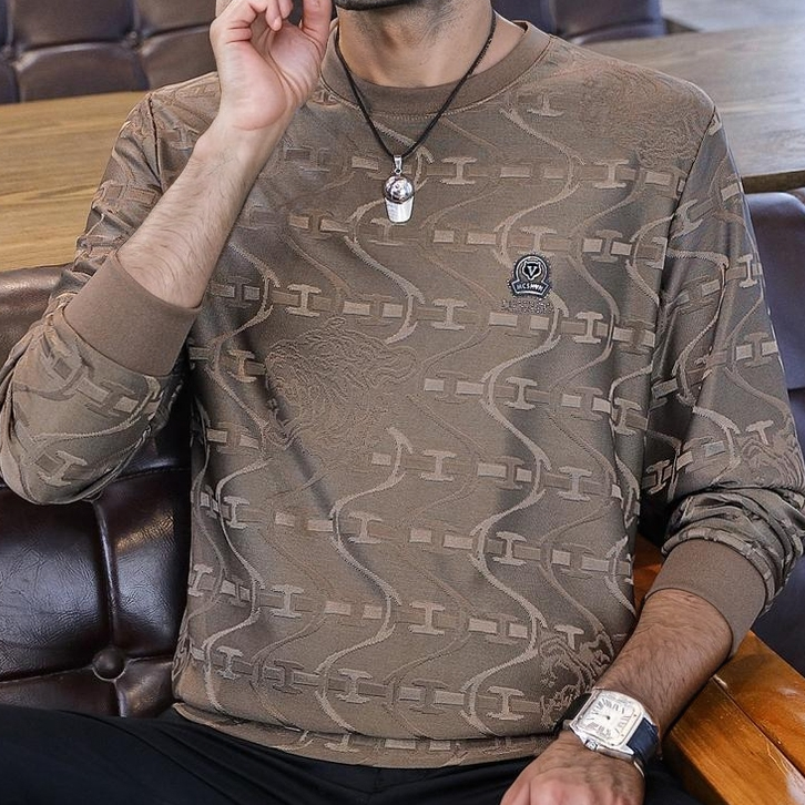 Shimmering jacquard textured base layer