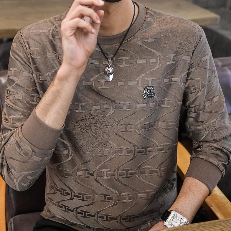 Shimmering jacquard textured base layer