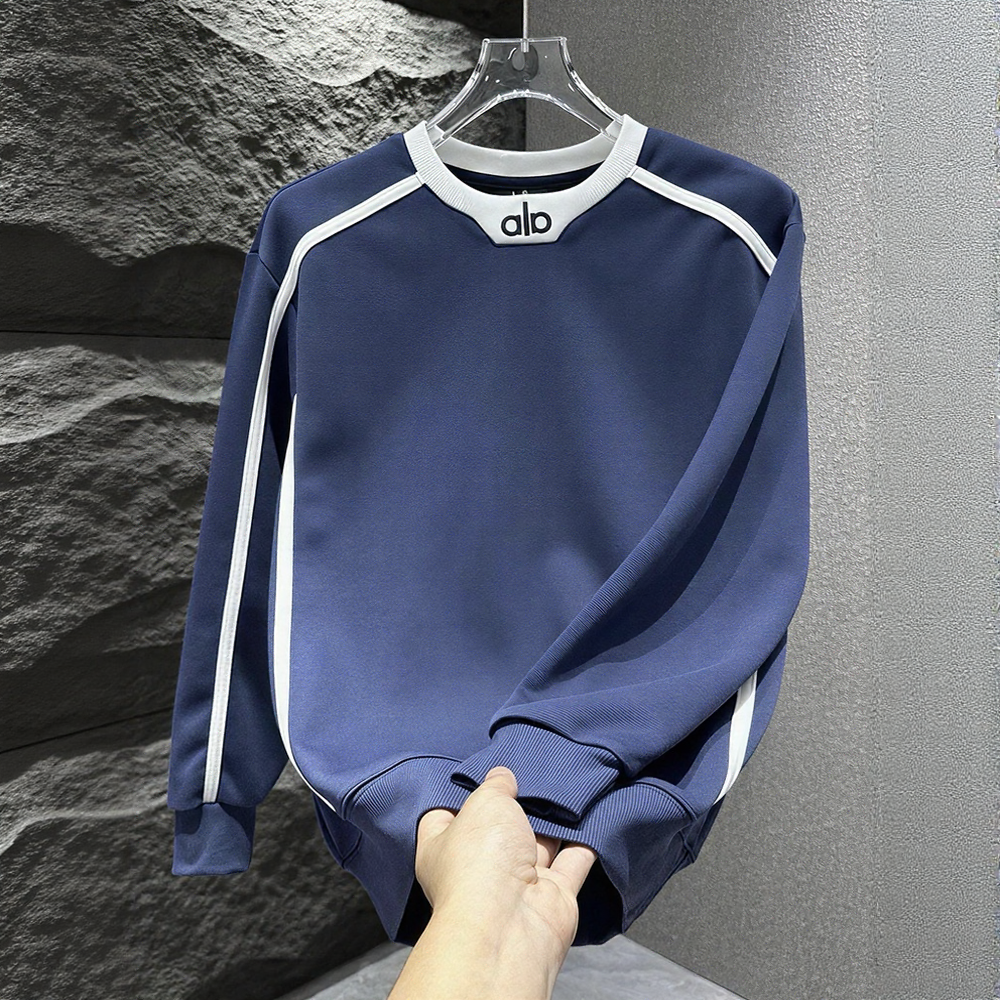 Simple sporty casual sweatshirt