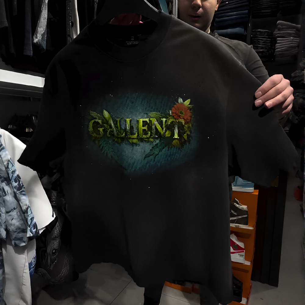 Gallent Print Rhinestone T-shirt